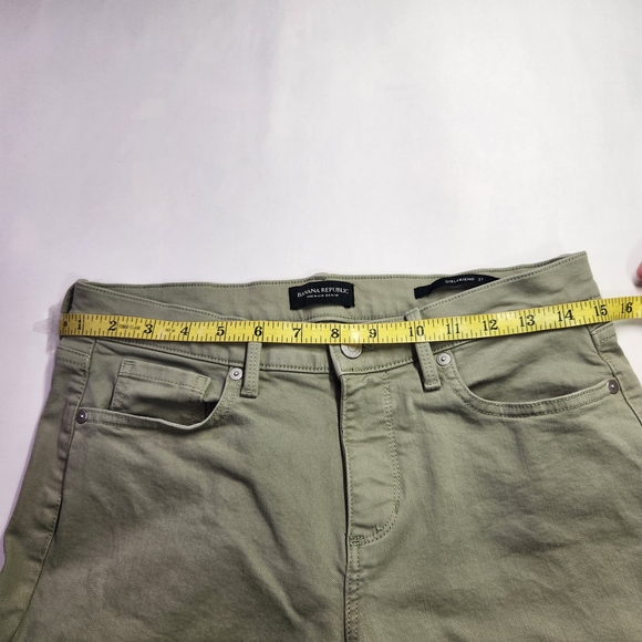 ⭐️Banana Republic Sage Green Jeans – Size 27 | Like New, Stylish & Versatile - Picture 8 of 8